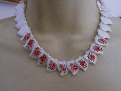 VINTAGE 190S WHITE PLASTIC PINK FLOWER HEART LEAF NECKLACE  