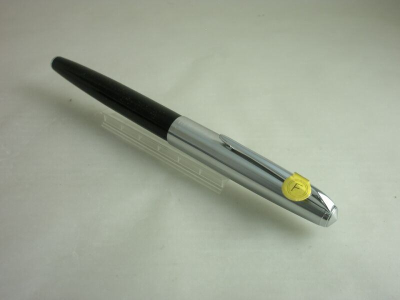 HERO 100 14K F nib  BLACK  fountain pen Parker 51 STYLE  