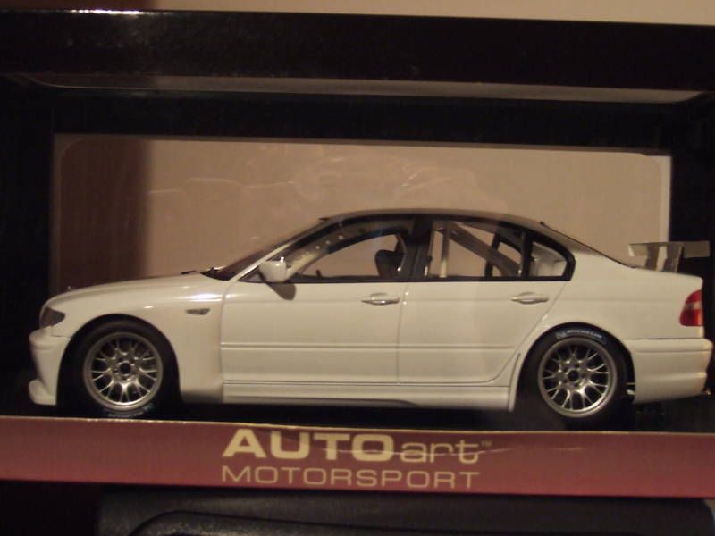 AutoArt BMW 320I WTCC 2005 Plain Body White 118  