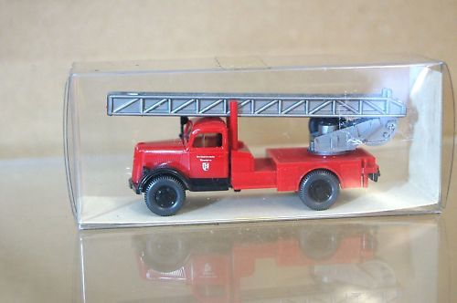 WIKING 18862 HO 187 SCALE OPEL FEUERWEHR DL mc  