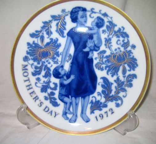 SANTA CLARA blue white 1972 Mothers Day Collector plate  