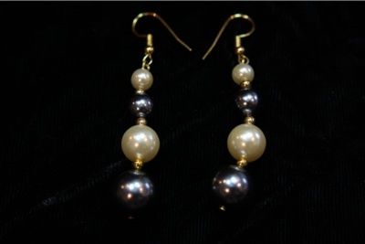 Two Tone Pearl Graduated Necklace and Earring Set  