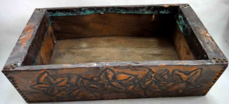   ARTS CRAFTS nouveau COPPER REPOUSSE EMBOSSED WOOD BOX hand made  