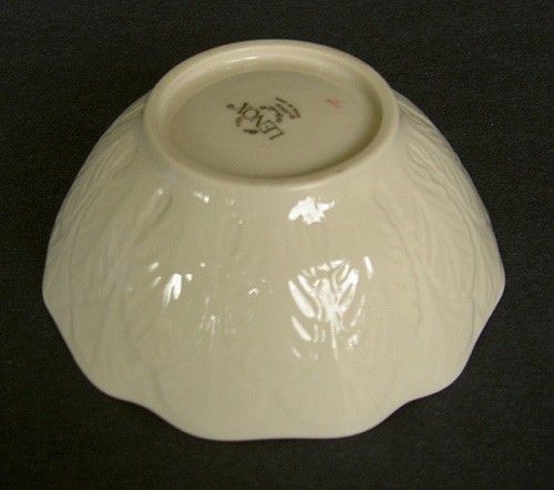 Lenox Ivory Colored 4 3/4 Bowl in Autumn Leaf Pattern with Gold Trim 