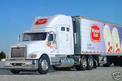 Ltd DCP   MEADOW GOLD DAIRIES #2 w/ 3 Axle Reefer RFN  