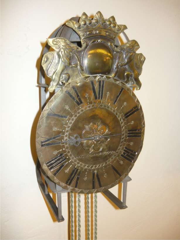 Click HERE to view a fine collection of old/antique HANGING LAMPS for 