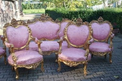 Very nice set containing a bench with 4 easy chairs.