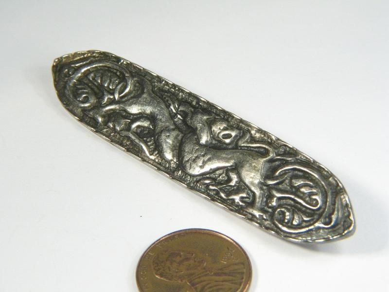ANTIQUE SCOTTISH SILVER CELTIC ART INDUSTRIES DOGS PIN BROOCH c1940s 