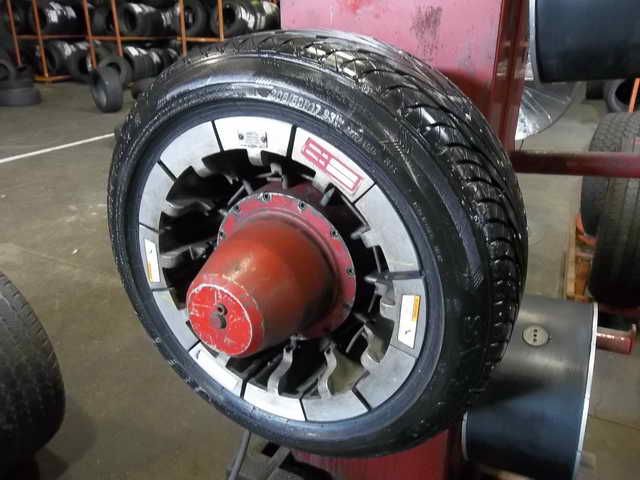 ONE OTHER 205/50/17 TIRE GOODRIDE SV308 93W P205/50/R17 7/32 TREAD 