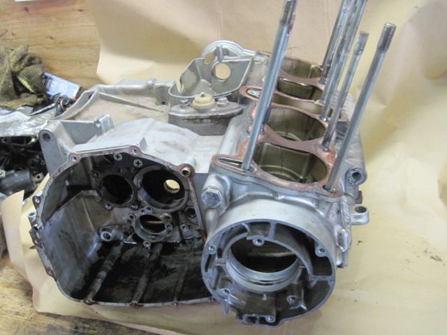 Suzuki 1978 GS1000 Engine Cases Block Crankcase  