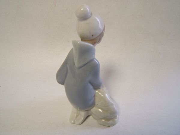 Lladro Shepherd with Lamb #01004676 (1972) 6 glossy  