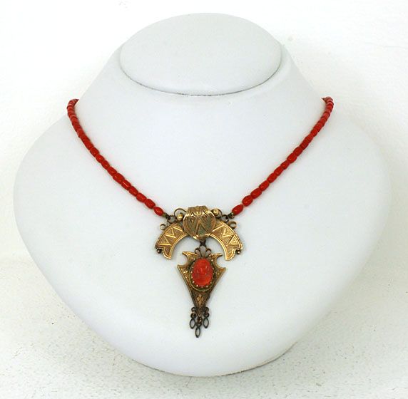 ANTIQUE 14K GOLD RED CORAL ORNATE CENTER PIECE NECKLACE  