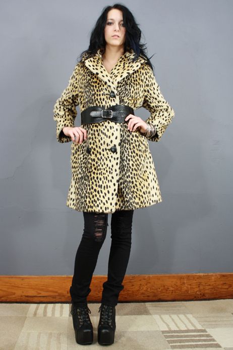 Vintage 60s Vegan LEOPARD Fur SWING Mod HUGE COLLAR Boho Glamour Coat 