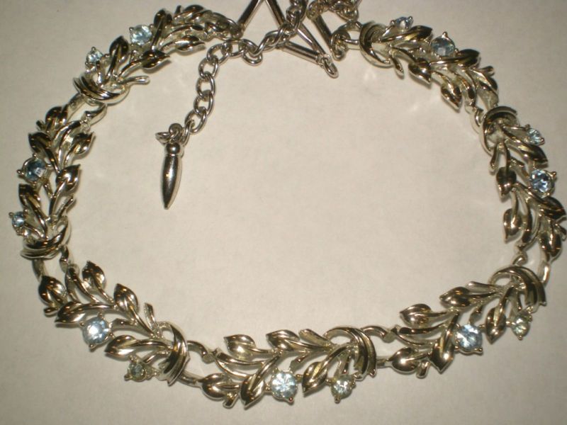 Vintage Silvertone BLUE RHINESTONE Leaf Leaves Necklace  