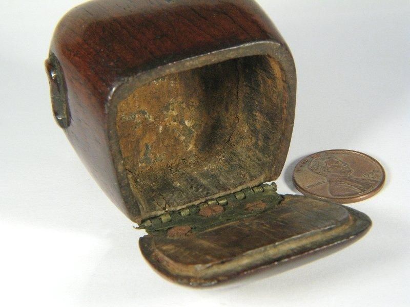 ANTIQUE HARDWOOD HINGED SNUFFBOX MONKEYS HEAD c1820  