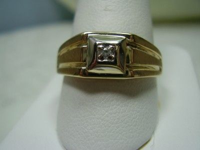 Beautiful 10K Yellow Gold Diamond Ring  