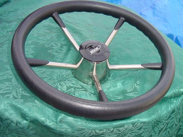 BOSTON WHALER STAINLESS STEEL STEERING WHEEL 13.5 BLACK FOAM FINGER 