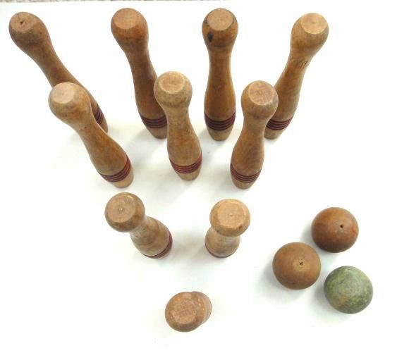 antique BOWLING PINS + BALLS SET game FOLK ART set #1★  