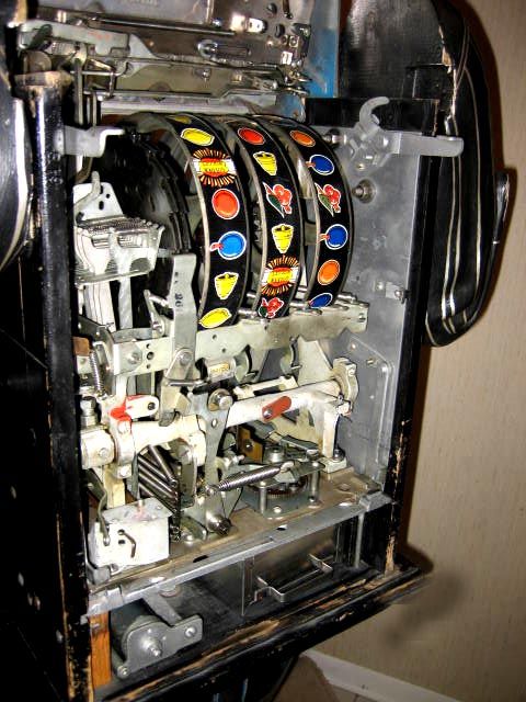 ANTIQUE VINTAGE SLOT MACHINE ONE ARM BANDIT CHARACTER  