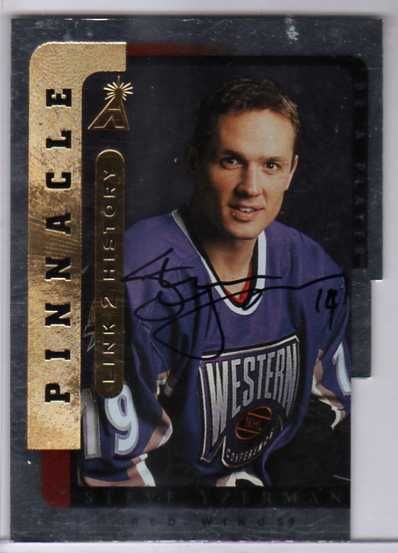 1996 97 PINNACLE BE A PLAYER STEVE YZERMAN SILVER AUTO  